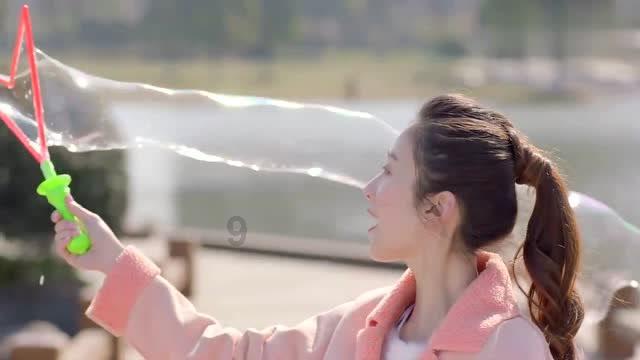旋转的圆球