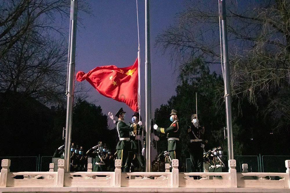 想想之前自己欠下得钱 有什么办法能不努力好好工作呢游戏画面